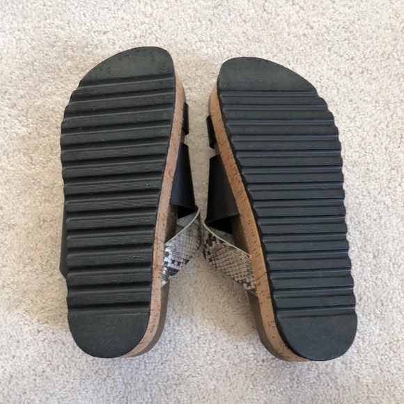 NWB Dirty Laundry Perris Sandal - Picture 4 of 8